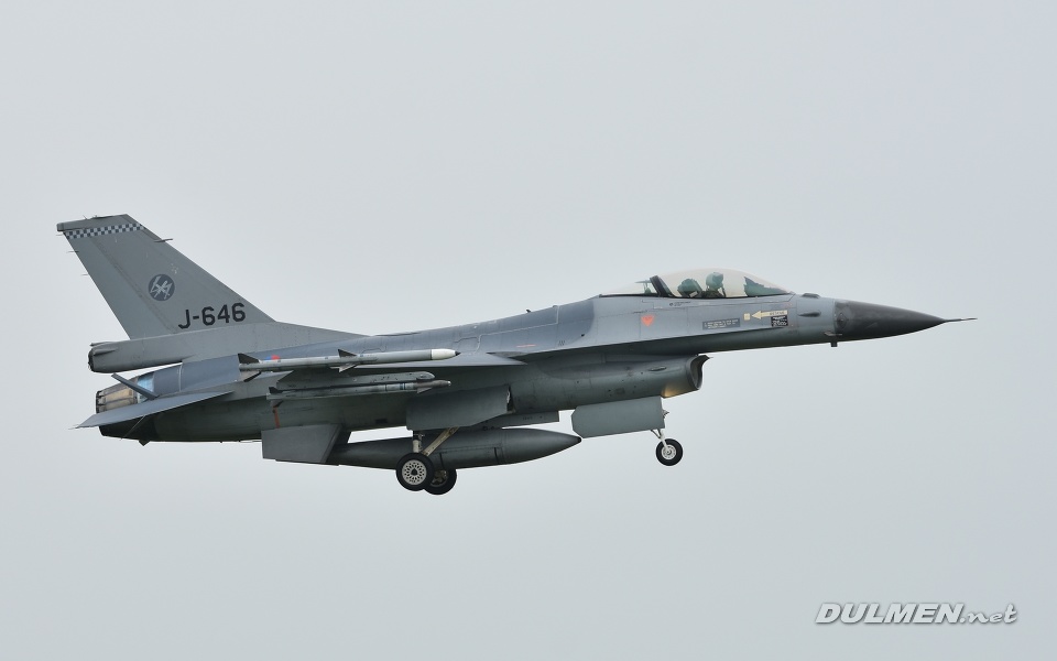 F-16AM J-646 312sqn